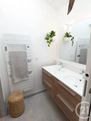 Appartement F3 à vendre  3 pièces - 54,75 m 2   BOURG EN BRESSE  - 01