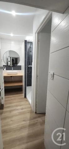 Appartement F4 à vendre  4 pièces - 79,31 m 2   AURILLAC  - 15
