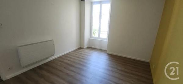 Appartement F4 à vendre  4 pièces - 79,31 m 2   AURILLAC  - 15