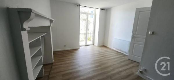 Appartement F4 à vendre  4 pièces - 79,31 m 2   AURILLAC  - 15