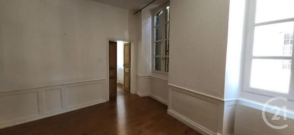 Appartement F4 à vendre  4 pièces - 79,31 m 2   AURILLAC  - 15
