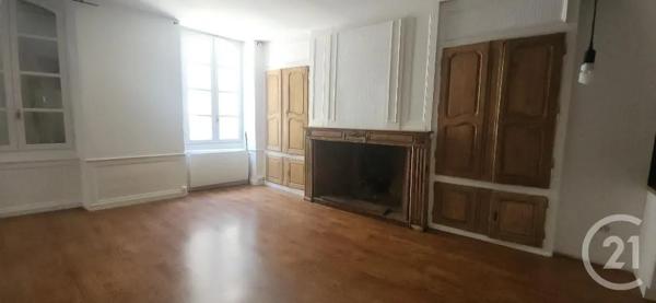 Appartement F4 à vendre  4 pièces - 79,31 m 2   AURILLAC  - 15
