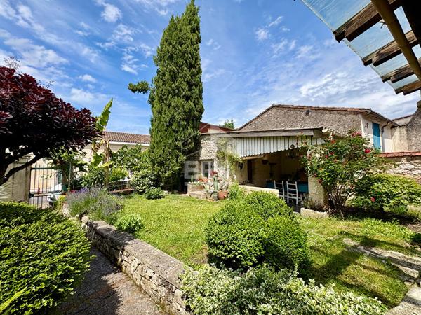 Maison Port Sainte Foy Et Ponchapt 10 pièces 5 chambres jardin et garage