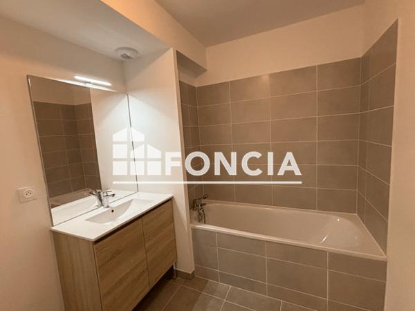 Location Appartement 3 pièces 62 m² - 8, 10 RUE DE L'ANCIEN VELODROME Nimes 30000