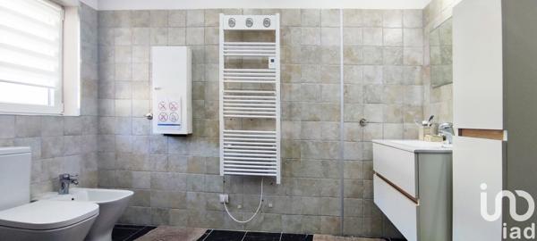 Maison de village 9 pièces de 225 m² à Verdille (16140)