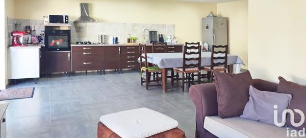 Maison de village 9 pièces de 225 m² à Verdille (16140)