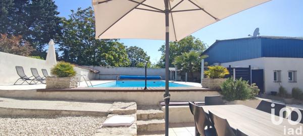 Maison de village 9 pièces de 225 m² à Verdille (16140)