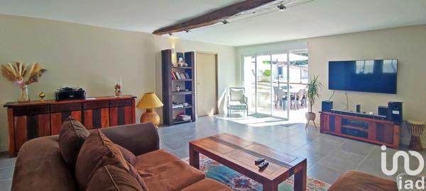 Maison de village 9 pièces de 225 m² à Verdille (16140)