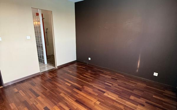 Maison à vendre    5 pièces • 122 m2 Saint-Denis