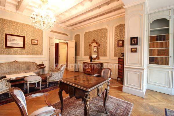 EXCEPTIONNEL ET RARE - APPARTEMENT BOURGEOIS - QUARTIER LONGCHAMP