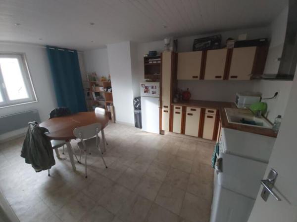 Appartement  meublé 3 pièces 2ème étage, en centre ville Yssingeaux