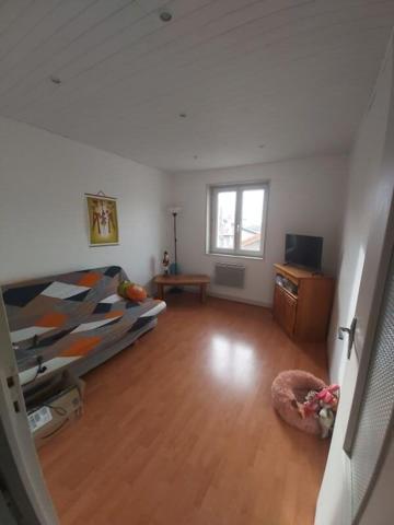 Appartement  meublé 3 pièces 2ème étage, en centre ville Yssingeaux