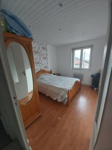 Appartement  meublé 3 pièces 2ème étage, en centre ville Yssingeaux