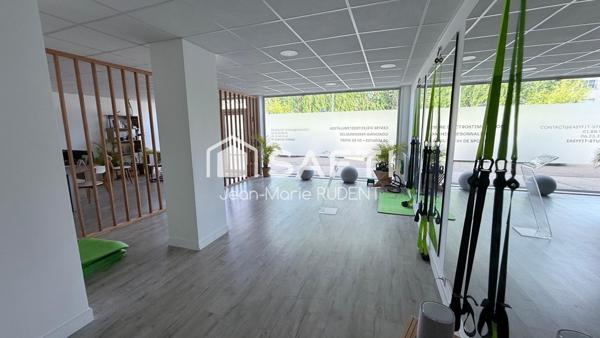 Local premium sur axe ultra passant - 103m2+park