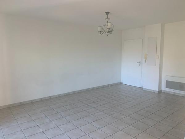 APPARTEMENT A LOUER A MONTREDON AVEC BALCON