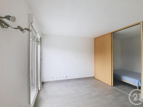 Appartement Studio à vendre  1 pièce - 31,92 m2 BOUSSY ST ANTOINE - 91