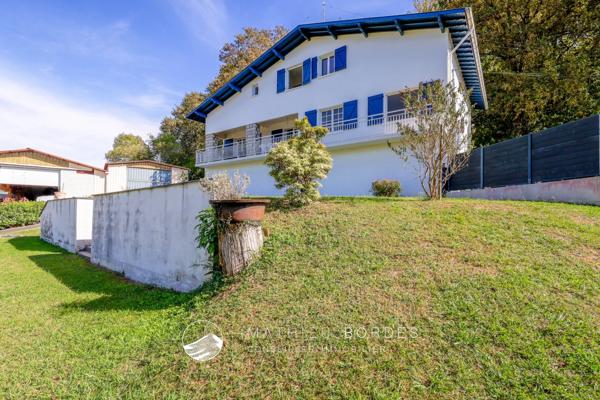 ENSEMBLE IMMOBILIER DE 309 M² – 3 APPARTEMENTS INDÉPENDANTS SUR 2 890 M² DE TERRAIN