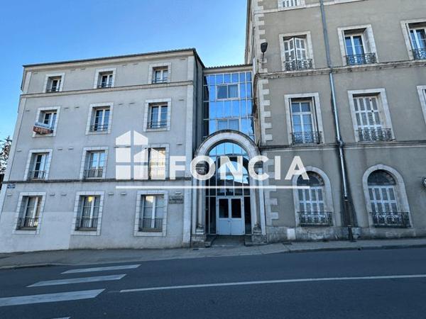 Location Studio 21 m² - 5 BIS RUE JEAN JAURES Poitiers 86000