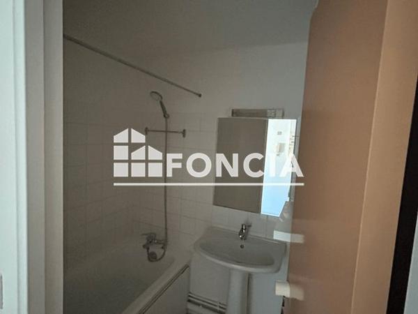 Location Studio 21 m² - 5 BIS RUE JEAN JAURES Poitiers 86000