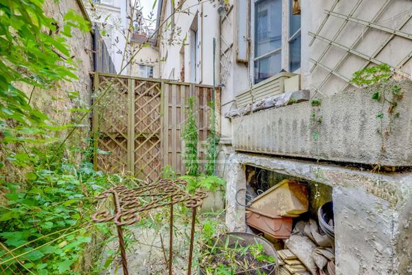 Au coeur des Batignolles - Maison de caractère à rénover | 84 m² Carrez / 108 m² au sol