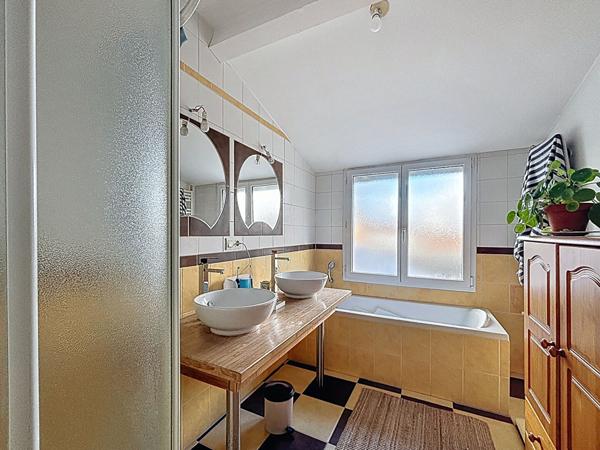 Maison à vendre à Angers située dans un secteur prisé, à moins de 10 minutes à vélo de la gare