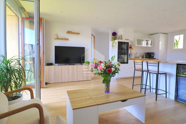 T2 DERNIER ÉTAGE TIMONE 48m² + 24m² LOGGIA + BALCON 11m² ? SUD ? RÉNOVÉ