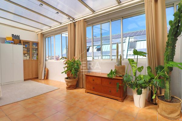 T2 DERNIER ÉTAGE TIMONE 48m² + 24m² LOGGIA + BALCON 11m² ? SUD ? RÉNOVÉ