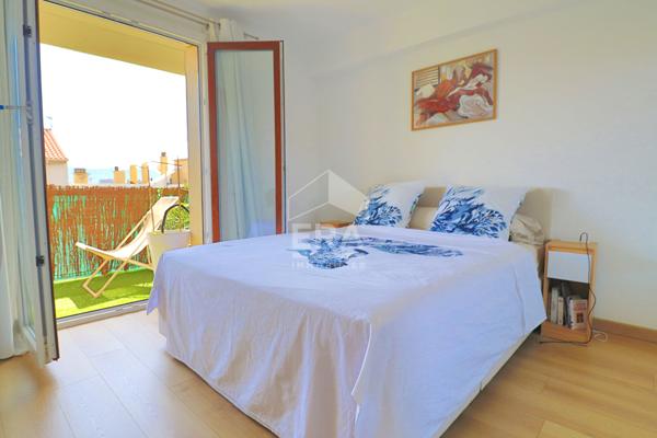 T2 DERNIER ÉTAGE TIMONE 48m² + 24m² LOGGIA + BALCON 11m² ? SUD ? RÉNOVÉ