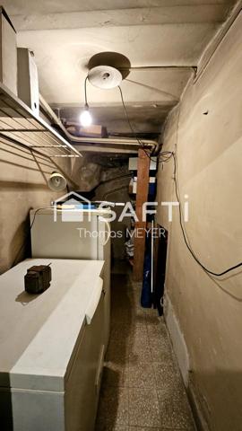 immeuble d'environ 140m² avec local commercial