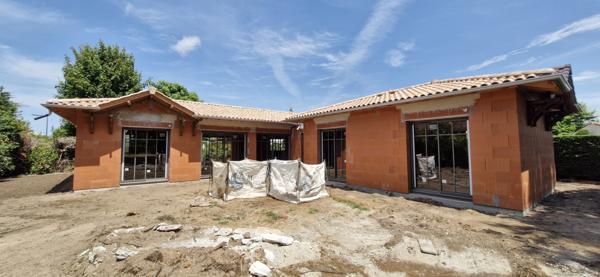 Maison
         5 pièces
        - 130 m² 998 000 € *