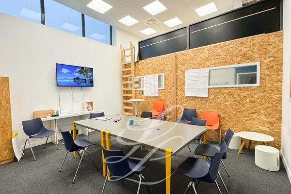 Vente - BUREAUX 230 m 2