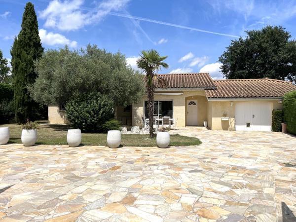 Saint-Bonnet-de-Mure (69720) SAINT BONNET DE MURE, MAISON DE PLAIN PIED 3 CHAMBRES SUR TERRAIN CLOS ET ARBORE 890 m²