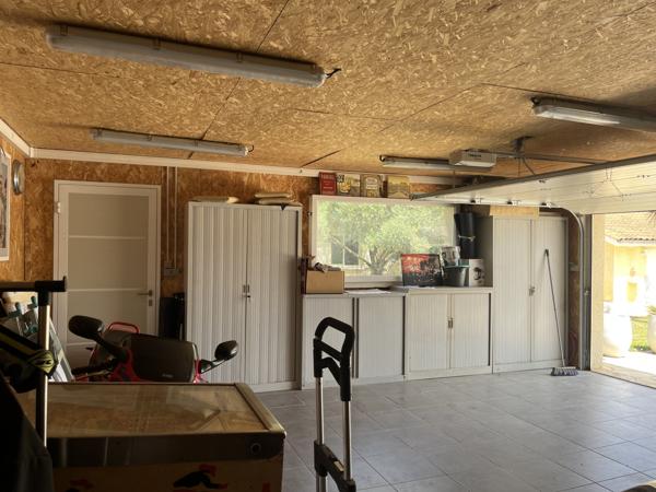 Saint-Bonnet-de-Mure (69720) SAINT BONNET DE MURE, MAISON DE PLAIN PIED 3 CHAMBRES SUR TERRAIN CLOS ET ARBORE 890 m²