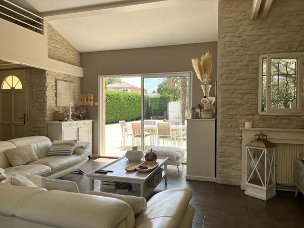 Saint-Bonnet-de-Mure (69720) SAINT BONNET DE MURE, MAISON DE PLAIN PIED 3 CHAMBRES SUR TERRAIN CLOS ET ARBORE 890 m²