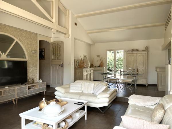 Saint-Bonnet-de-Mure (69720) SAINT BONNET DE MURE, MAISON DE PLAIN PIED 3 CHAMBRES SUR TERRAIN CLOS ET ARBORE 890 m²