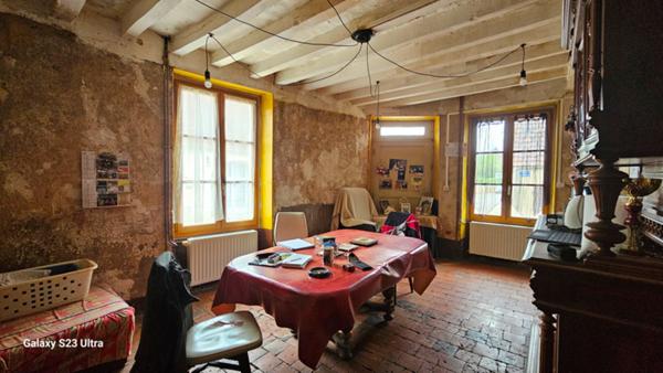 EN VENTE - ST LAURENT L ABBAYE - 2 H PARIS - Maison de bourg 2 chambres bureau
