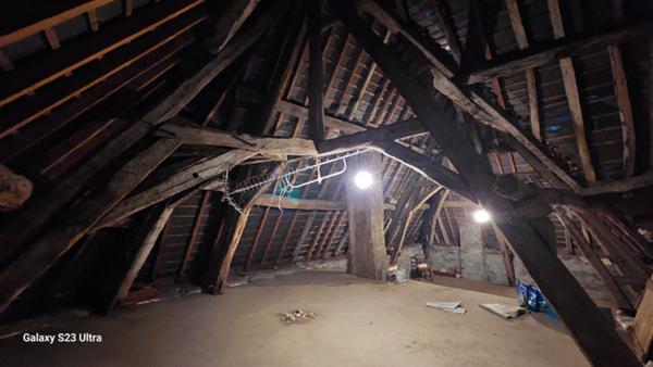 EN VENTE - ST LAURENT L ABBAYE - 2 H PARIS - Maison de bourg 2 chambres bureau