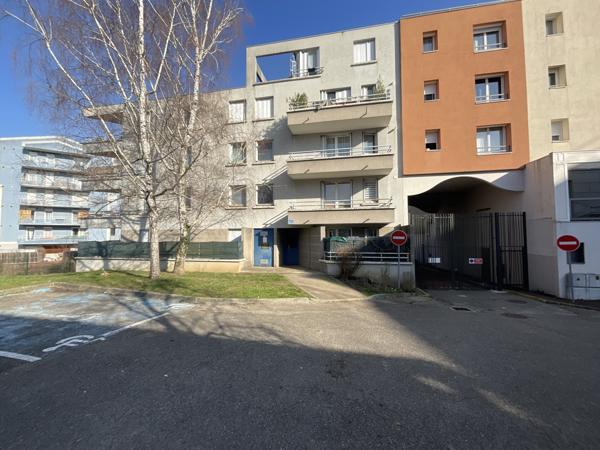 L'Isle-d'Abeau (38080) Pour investissement sur L’Isle D’Abeau, appartement T4 LOUÉ + garage