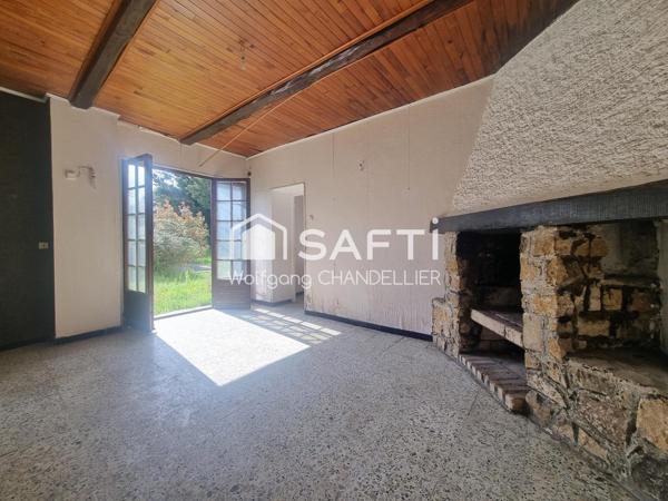 Maison a rénover  dans un cadre bucolique.