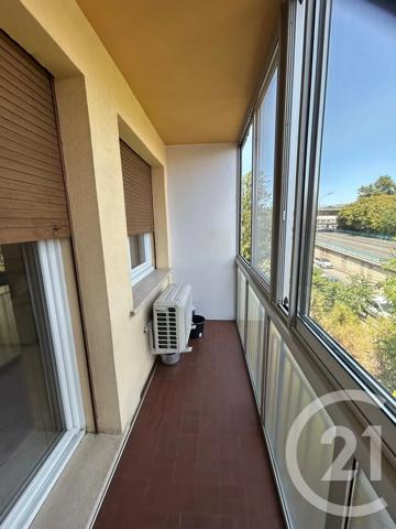 Appartement T3 à vendre  3 pièces - 61,88 m 2   MARSEILLE  - 13010