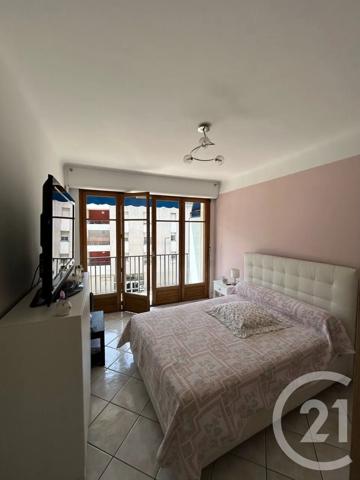 Appartement T3 à vendre  3 pièces - 61,88 m 2   MARSEILLE  - 13010