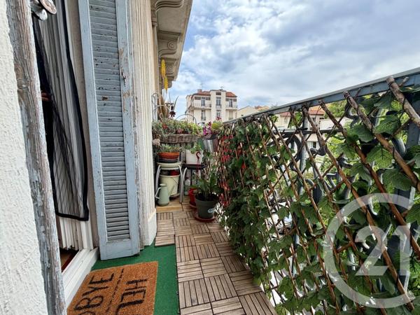Appartement F2 à vendre  2 pièces - 49,23 m 2   TOULON  - 83