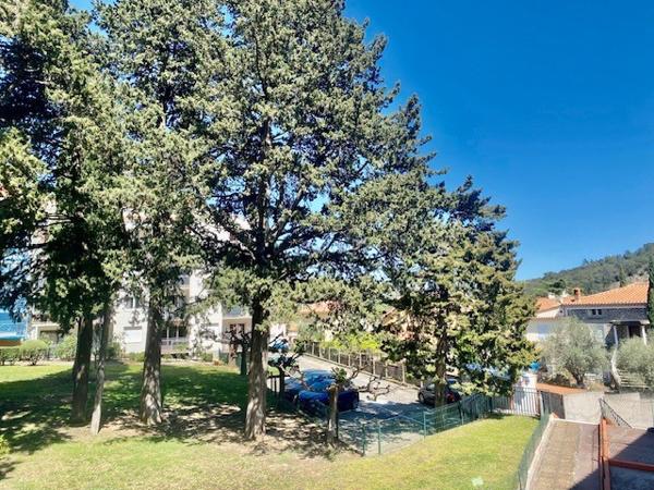 studio entièrement rénové avec balcon