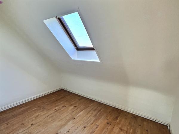 Concarneau (29900) Maison proche de la ville bon état général avec 4 chambres- Vue du jardin sur la campagne