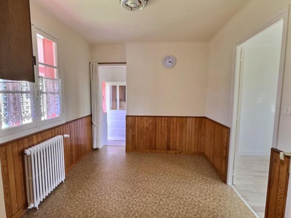 Concarneau (29900) Maison proche de la ville bon état général avec 4 chambres- Vue du jardin sur la campagne