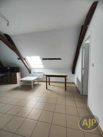 Appartement à louer Combree : 2 pièces, 28m² avec 1 chambre(s) à 350€ - AJP Immobilier Segré