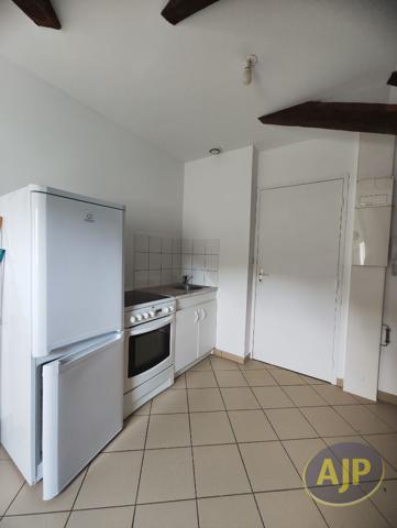 Appartement à louer Combree : 2 pièces, 28m² avec 1 chambre(s) à 350€ - AJP Immobilier Segré