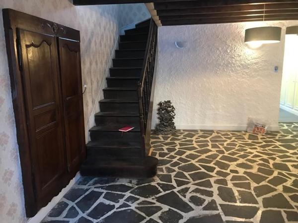 maison de caractère de 10 pièces (240 m²) divisée en 4 logements