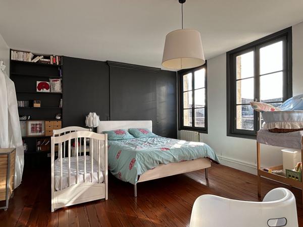 Maison - 10 pièces - 293 m²