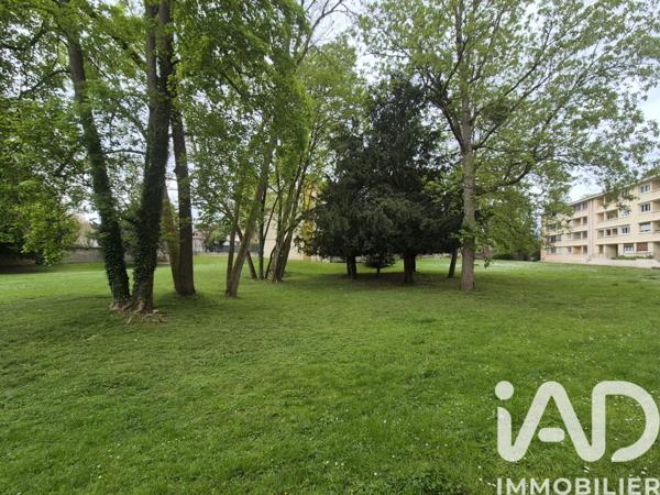 Location appartement 4 pièces 71 m² Corbeil-Essonnes
